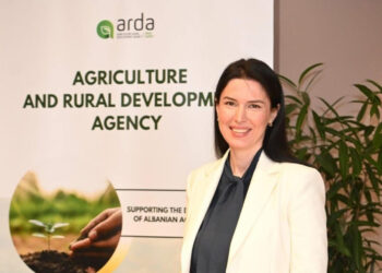 ”Super Hajdutja Ardita Kuci e AZHBR do ketë fatin e Belinda Ballukut”! Vjedhje dhe abuzime kudo mbi djersën e fermerëve!