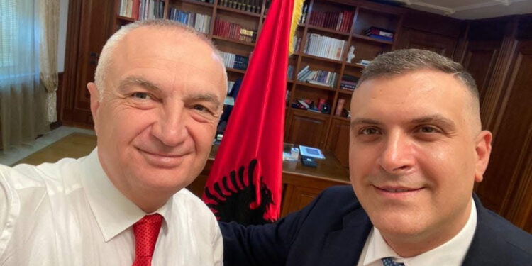 “DIA-CEZ aferë mafioze” / Blushi publikon dëshminë e badigardit të Niko Peleshit: E emëruan administrator në letra, por para gjykatës ai pohon se nuk di asgjë.