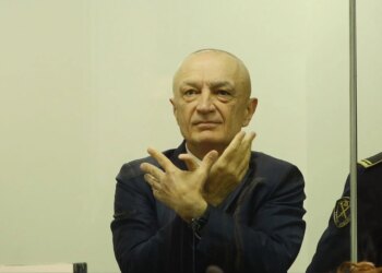 Ilir Meta shfaqet pas 18 muajsh në qeli nga xhami; Kryemadhi kërkon Ramën dëshmitar; Gjyqi shtyhet 11 maj