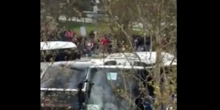 Incidente jashtë Allianz Arena para ndeshjes Bayern-Stuttgart, policia arreston 100 tifozë