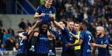 Interi pranë titullit të Serie A pas fitores ndaj Cagliarit dhe humbjes së Napolit ndaj Lazios