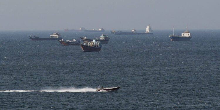 Iran paralajmëron: Kontrolli i Ngushticës së Hormuzit, armë strategjike kundër Shteteve të Bashkuara