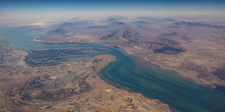 Irani i përgjigjet SHBA-së: Ngushtica e Hormuzit do të rihapet, por jo për ju.