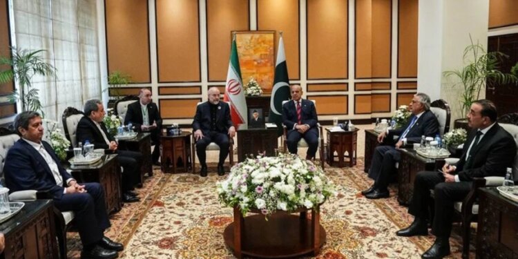 Irani mohon takim me SHBA; Teherani vendos kushte dhe bisedimet në Pakistan mbeten të paqarta