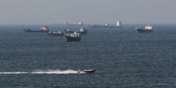 Irani paralajmëron se kontrolli i Ngushticës së Hormuzit është armë strategjike kundër Shteteve të Bashkuara