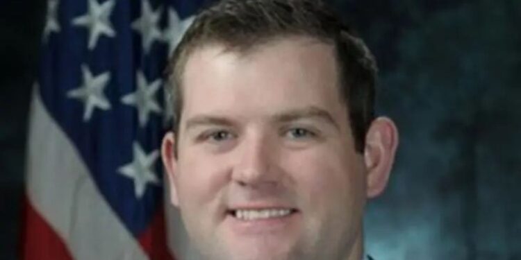 Ish-anëtar i Forcave Ajrore të SHBA-së që do dëshmonte rreth UFO-ve para Kongresit gjendet i vdekur