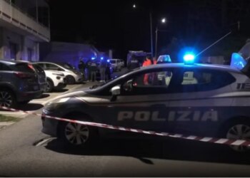 Itali: Nëna hidhet nga kati 3 me tre fëmijë; tre të vdekur, një në gjendje të rëndë