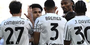 Juventusi merr triumfin ndaj Xhenoas dhe tashmë ndodhet vetëm 1 pikë nga zona e Champions-it.