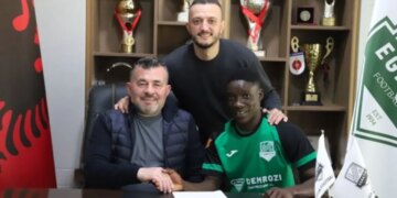 Kampionët e Shqipërisë konfirmojnë përforcimin e ri, mbrojtësi nigerian do të jetë gati për sezonin tjetër