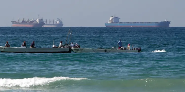 Kërcënimi iranian i ri për Hormuzin, bota ndjek tregjet e naftës