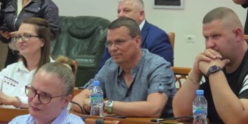 Këshilli Bashkiak i Fierit voton për drejtuesin e ri, kush do ta zëvendësojë Antoneta Cunajn