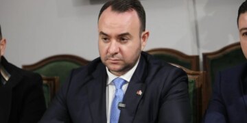Klevis Balliu përplaset me Ballën: Projektligji për shtetësinë ngjason me ‘pasaportat e arta’ të ndaluara nga BE-ja