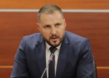 Klevis Qose largohet nga posti i drejtorit të përgjithshëm të burgjeve, ja kush do ta zëvendësojë atë.