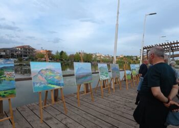 Kolonia e piktorëve në Belsh promovon perlën karstike përmes artit dhe frymëzon piktorët në Dumre