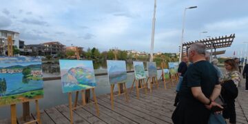 Kolonia e piktorëve në Belsh promovon perlën karstike përmes artit dhe frymëzon piktorët në Dumre