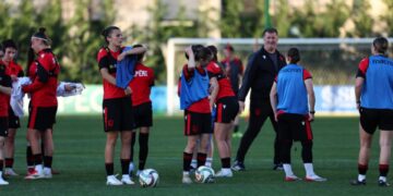 Kombëtarja e vajzave fillon përgatitjet për ndeshjet e kualifikimeve të botërorit ndaj Uellsit.