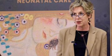 Kongresi Ndërkombëtar i Federatës së Gjinekologëve, ministrja Sala: Shëndeti i gruas prioritet kombëtar që ndikon në mirëqenien familjare