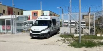 Kontrolli në paraburgimin e Vlorës përfundon pas dy orësh, nuk u gjetën sende të paligjshme