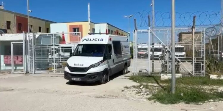 Kontrolli në paraburgimin e Vlorës përfundon pas dy orësh, nuk u gjetën sende të paligjshme