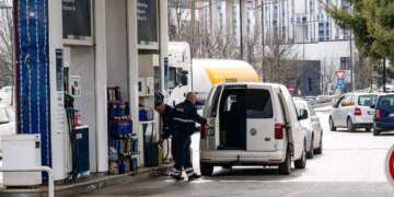 Kosova ruan masat mbrojtëse për naftën, çmimi vazhdon të rritet.