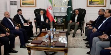 Kreu i diplomacisë iraniane takim me shefin e ushtrisë pakistaneze në Islamabad për zhvillimet rajonale