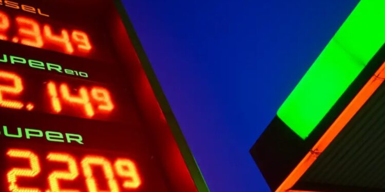 Kriza energjetike: Ulen taksat e karburanteve, analiza nga DW për rrugëdaljen e Gjermanisë.