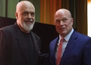 Kryeministri Rama poston foto me ambasadorin e SHBA në NATO: Partneritet strategjik mes shteteve tona