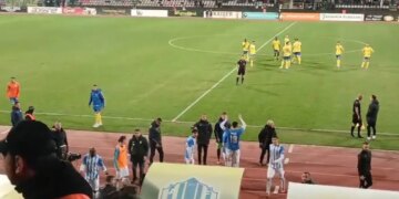 Kush lë fushën për protestë përjashtohet menjëherë; rregulli i ri heq precedentët si Senegali dhe Tirana