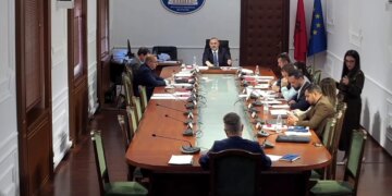 Kuvendi hedh poshtë nismat për naftën, paraqitet projektligji për taksat kombëtare në Komisionin e Ligjeve