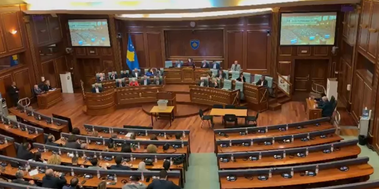 Kuvendi i Kosovës në limitet kohore, opozita mungon në seancën e zgjedhjes së Presidentit; zgjedhjet parakohshme në prag