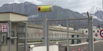 LAJM I FUNDIT: DAP zbarkon në burgun e sigurisë së lartë të Peqinit, nisin kontrolle befta në qeli