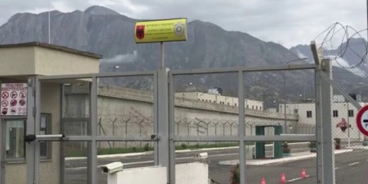 LAJM I FUNDIT: DAP zbarkon në burgun e sigurisë së lartë të Peqinit, nisin kontrolle befta në qeli