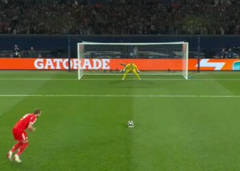 LIVE PSG-BAYERN/ Festa shpërthen në Paris, Kane kalon në avantazh gjermanët (Video)