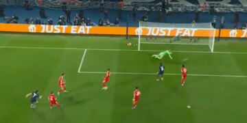 LIVE PSG-BAYERN/ Kvaratskhelia rikthen baraspeshën në spektakël në Paris (Video)