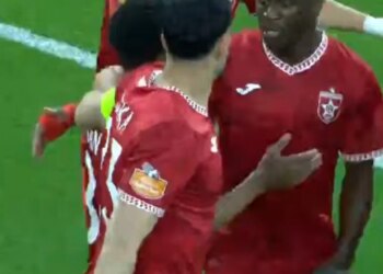 LIVE Tirana-Partizani: Festa e kuqe shpërthen në kryeqytet, Demat shënojnë golin e avantazhit
