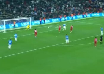 LIVE Tirana-Partizani/ Thyhet muri i kuq, bardheblutë rikthejnë baraspeshën në derbin e kryeqytetit