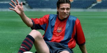 Legjenda e futbollit finlandez shkakton befasi, rikthehet në fushë në moshën 55 vjeçare.