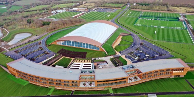 Leicester City: Shkëlqimi dhe rënia nga kampion historik në kategorinë e tretë, qendër stërvitore 100 milionë euro