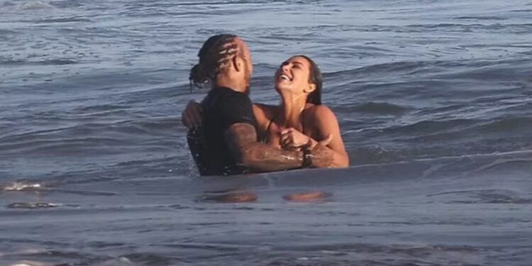 Lewis Hamilton e Kim Kardashian shfaqen hapur në plazh në Malibu