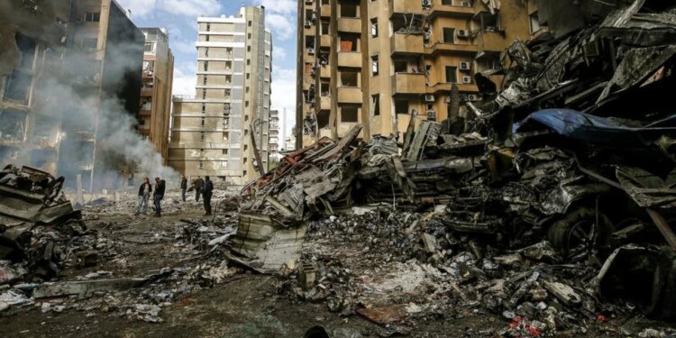 Lufta me Iranin ndryshoi ekuilibrat e pushtetit në Gjirin Persik: analiza nga DW mbi fituesit dhe humbësit e influencës.