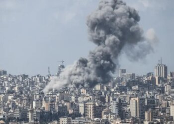 Lufta në Lindjen e Mesme, Izraeli dhe Hezbollah vazhdojnë shkëmbimet e sulmeve natën.