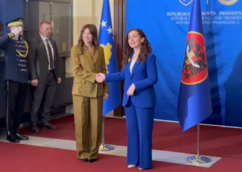 Mandi i Osmanit përfundon/ Ceremonia zhvillohet, detyra e presidentes i kalon kryeparlamentares Albulena Haxhiu