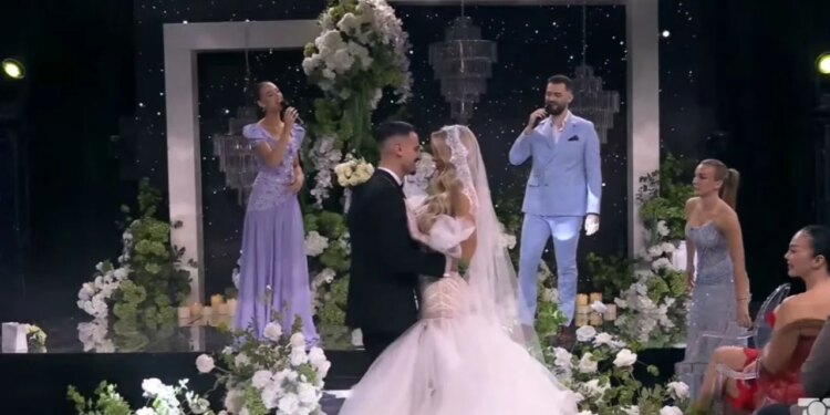 Mateo dhe Brikena shkëmbejnë unazat, ceremonia e shpalljes zyrtare si bashkëshortë: ‘Dua të jem përgjithmonë me ty’