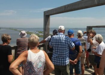 Mbi gjysmë milioni turistë në mars; të huajt rriten 10.8%, konfliktet po zhvendosin turistët drejt Shqipërisë
