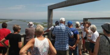 Mbi gjysmë milioni turistë në mars; të huajt rriten 10.8%, konfliktet po zhvendosin turistët drejt Shqipërisë