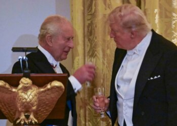 Mbreti Charles i kthen monedhën Trumpit për batutën në Davos: Pa britanikët, sot amerikanët do flisnin frëngjisht