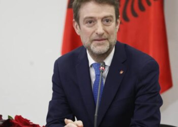 Mbyllja e kapitujve të anëtarësimit në Bruksel ka ngecur, thotë Ministri Hoxha: Këshilli pyet, Komisioni përgjigjet.