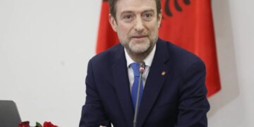 Mbyllja e kapitujve të anëtarësimit në Bruksel ka ngecur, thotë Ministri Hoxha: Këshilli pyet, Komisioni përgjigjet.