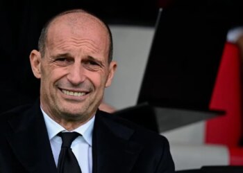 Milani bllokon Italinë, klubi kuqezi vendos për të ardhmen e trajnerit Allegri