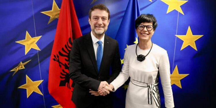 Ministri Hoxha dhe Komisionerja Kos në Bruksel: Perspektiva evropiane e Shqipërisë mbi rezultate konkrete; prioriteti: standardet e BE